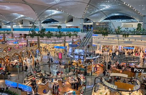 istanbul international airport stores.